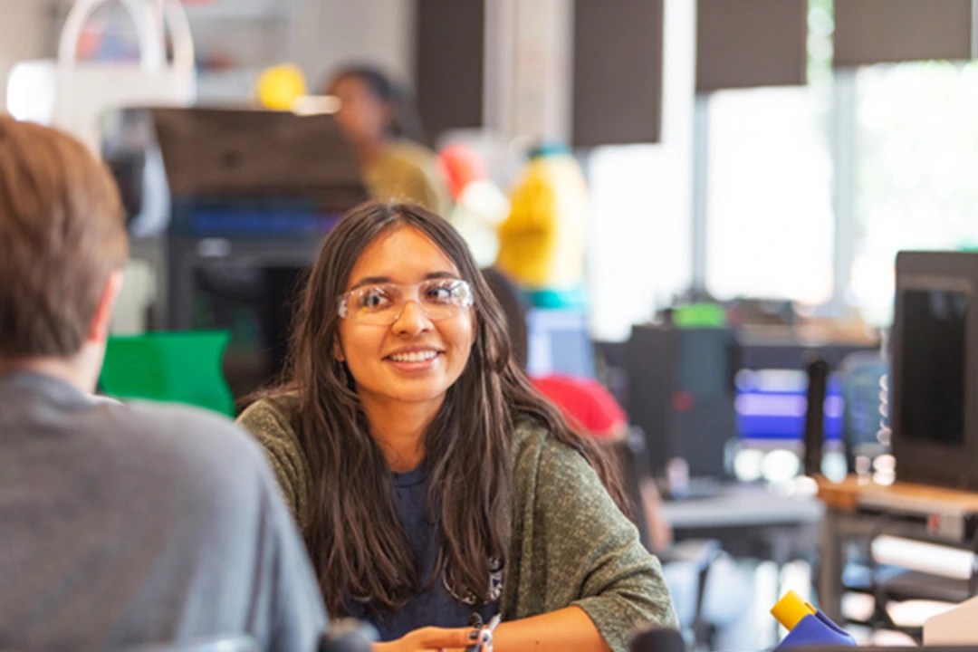 UArizona student in Catalyst studio with Goggles on